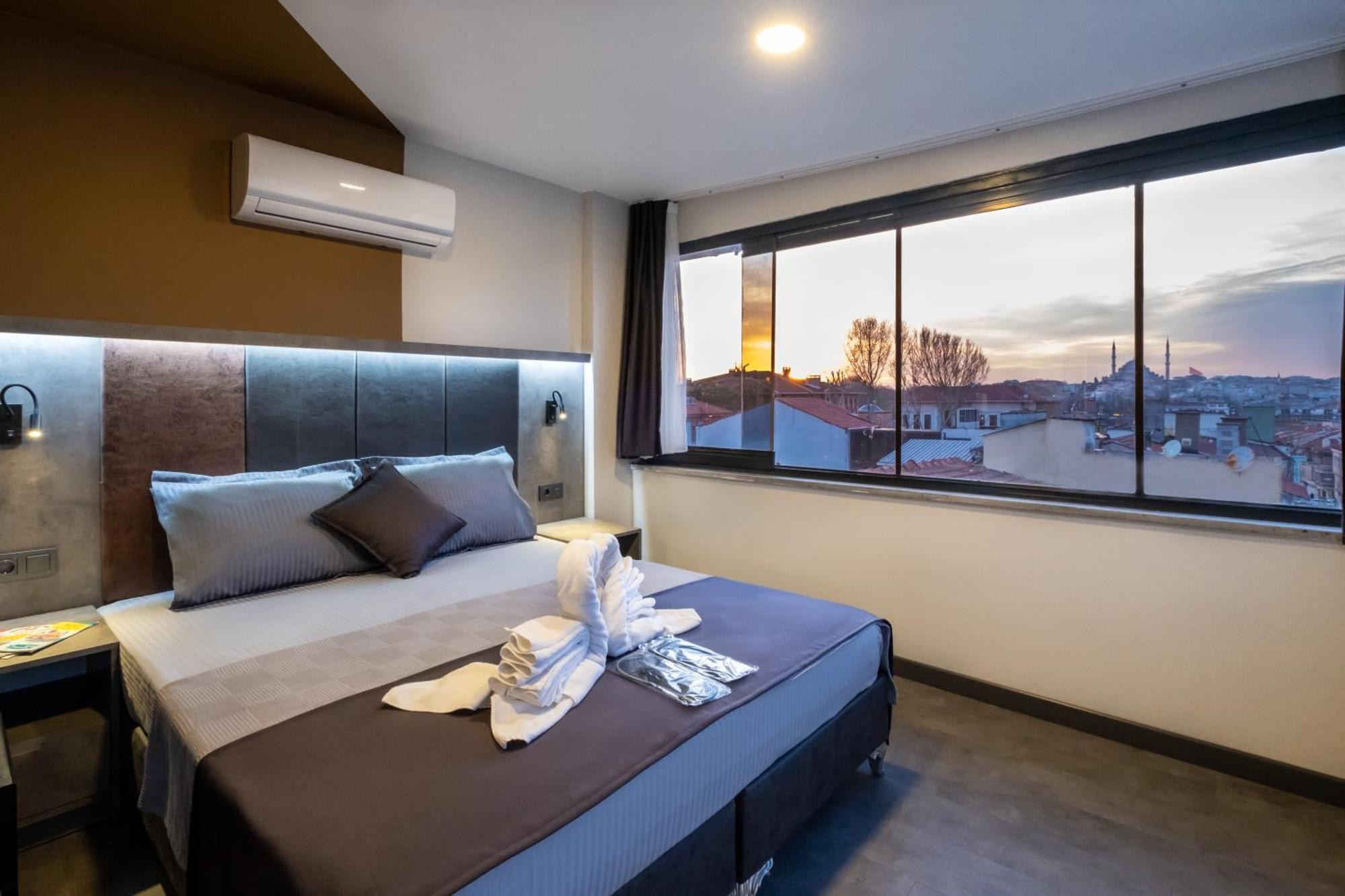 The Queen Hotel, Istanbul